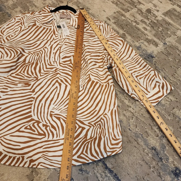 NWT Chico's popover 3/4 sleeve brown zebra cotton shirt. Size 3. XL - Picture 9 of 16